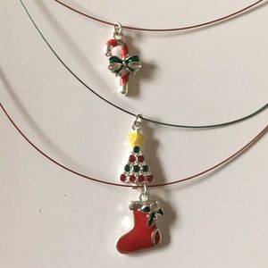 Avon “Tis the season 3 layer charm necklace”